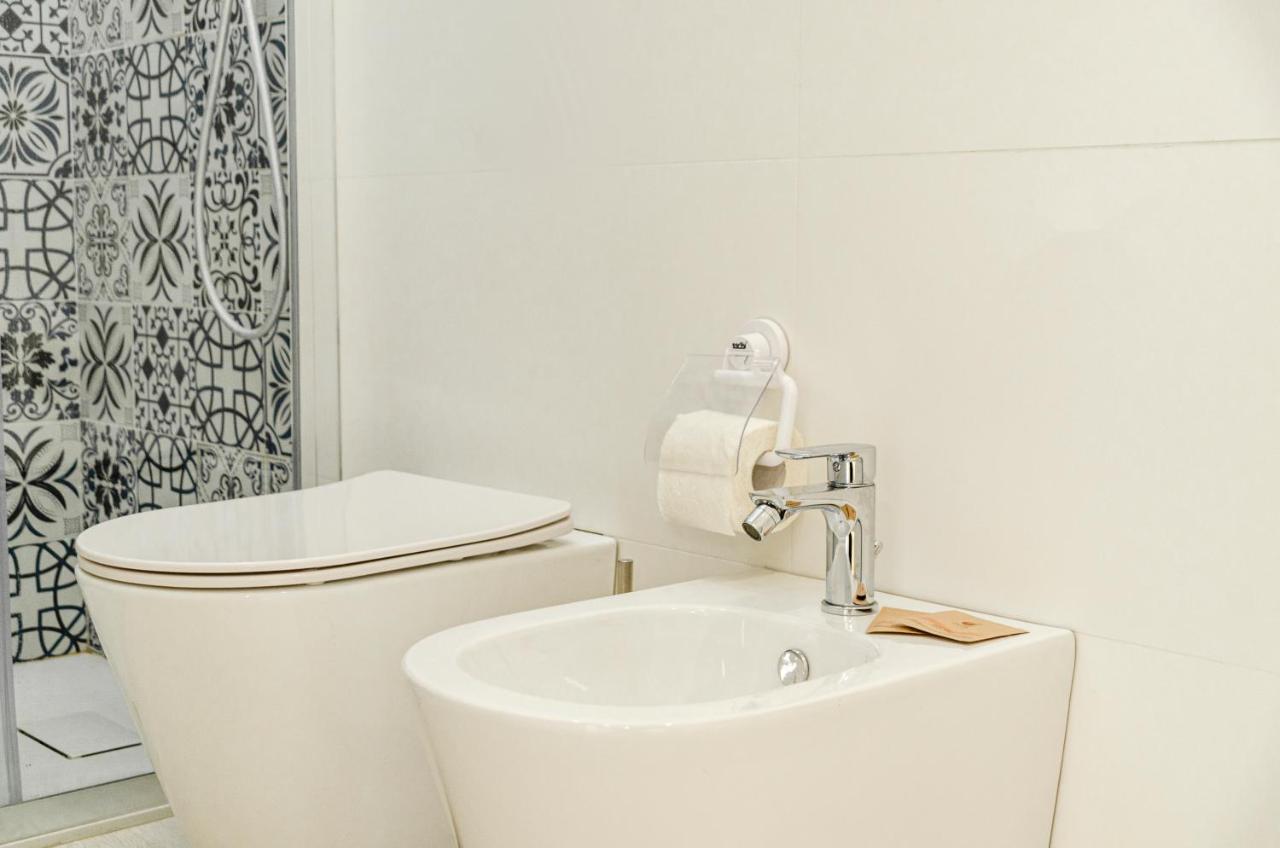 Spa & Relax Aesthetic Apartment 50M Dal Mare Monopoli Bagian luar foto
